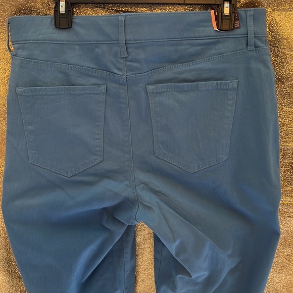 NWT Gloria Vanderbilt skimmers - Picture 5 of 5